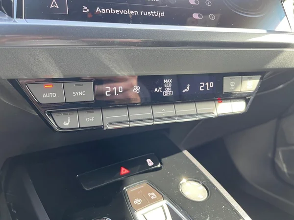 AUDI Q4 e-tron (2024) — foto 9 van 22