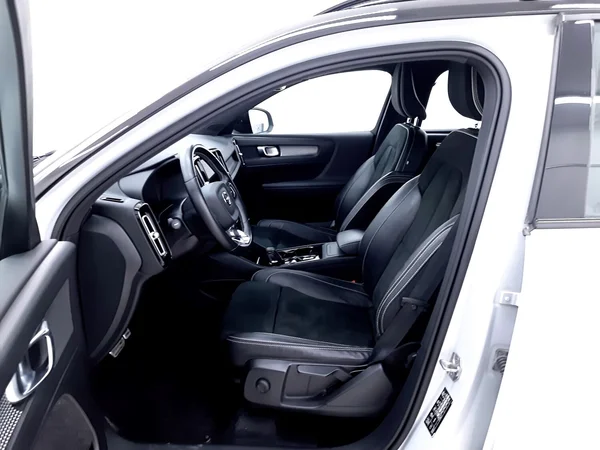 Volvo Xc40 (2021) — foto 2 van 24