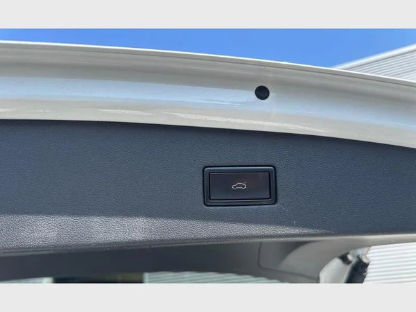 Volkswagen Tiguan Allspace (2021) — foto 11 van 21