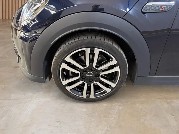 MINI Cooper-S (2023) — foto 3 van 28