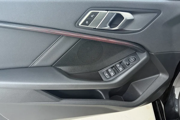 BMW 1 Hatch (F40) (2021) — foto 8 van 29