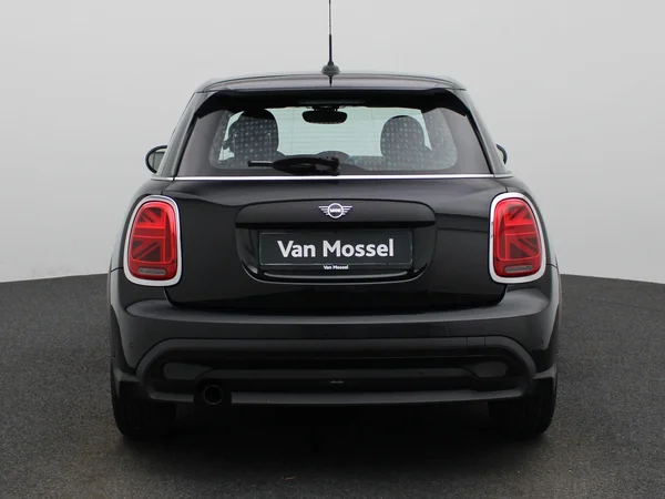 MINI One (2022) — foto 33 van 37