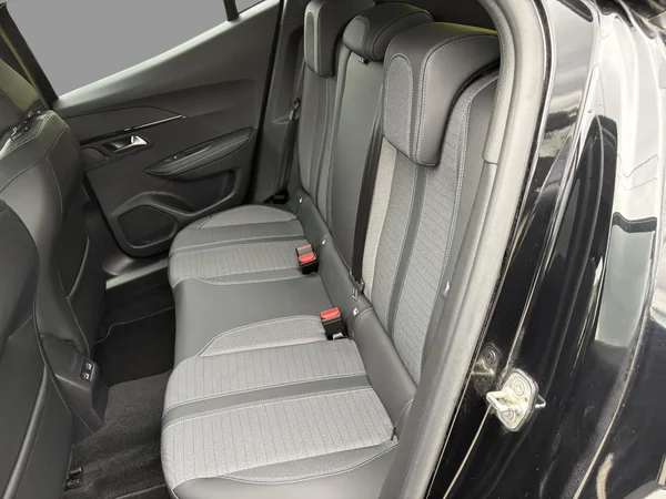 Peugeot 2008 (2021) — foto 9 van 20