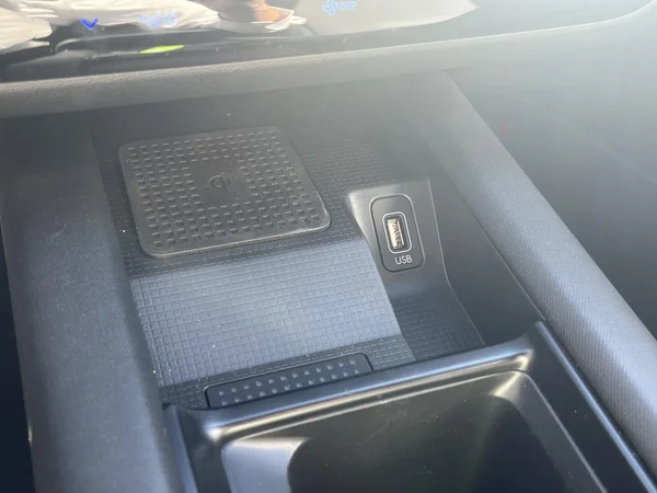 Hyundai IONIQ 6 (2024) — foto 18 van 27