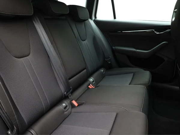 SKODA Octavia Combi PHEV (2022) — foto 23 van 23