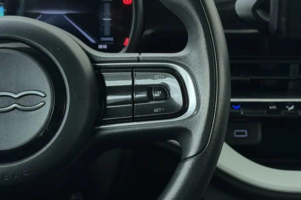 Fiat E-500 (2023) — foto 6 van 20