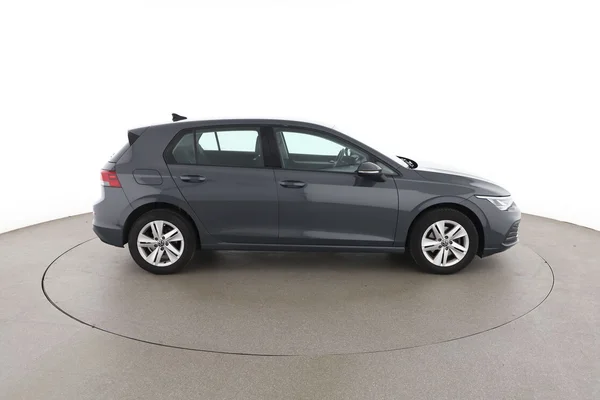 Volkswagen Golf (2021) — foto 13 van 16