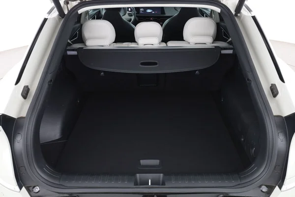 Kia EV6 (2023) — foto 8 van 16
