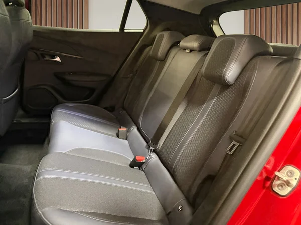 Peugeot 2008 (2020) — foto 18 van 29