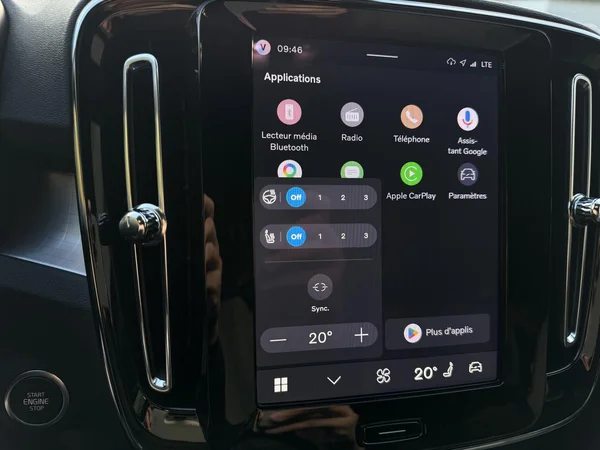VOLVO XC40 (2025) — foto 5 van 18