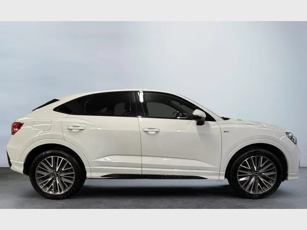 Audi Q3 Sportback (2020) — foto 21 van 27