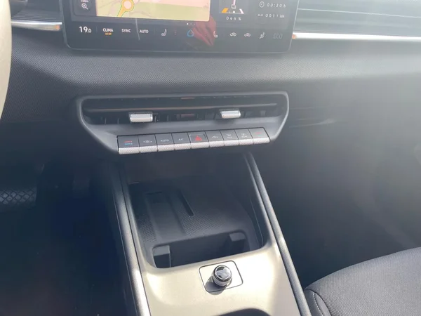 VOLKSWAGEN ID.Polo (2026) — foto 2 van 21