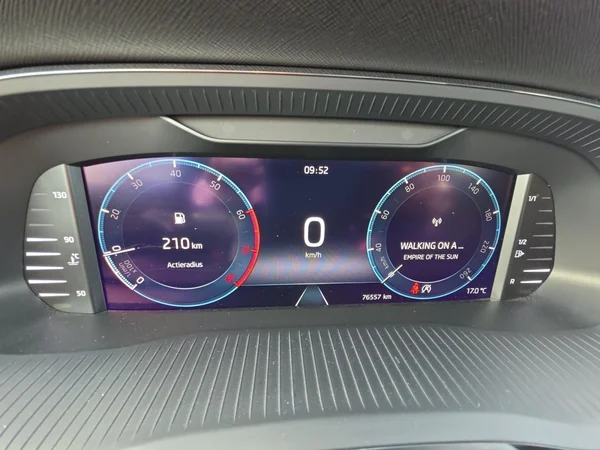 SKODA Octavia Combi (2021) — foto 6 van 24
