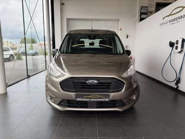 Ford Tourneo Connect (2019) — foto 12 van 24