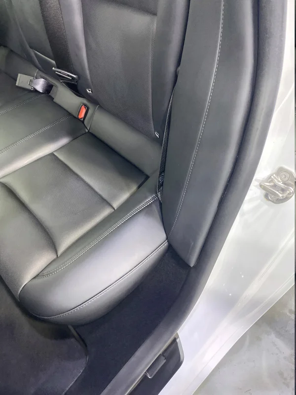 Tesla Model 3 (2023) — foto 41 van 49