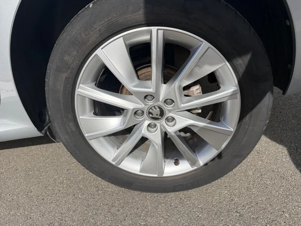 SKODA Kamiq (2022) — foto 22 van 22