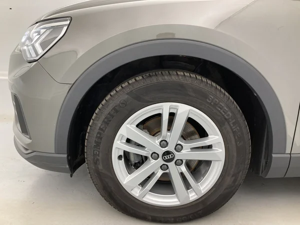 AUDI Q3 (2021) — foto 18 van 36