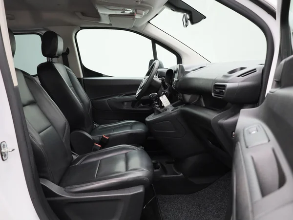 Opel Combo Life (2022) — foto 2 van 36