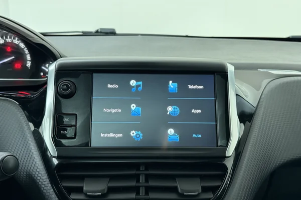 Peugeot 2008 (2019) — foto 3 van 24