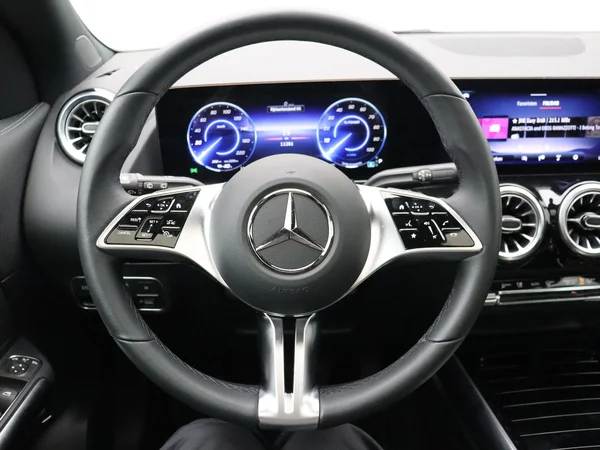 Mercedes-Benz EQA (2025) — foto 3 van 26