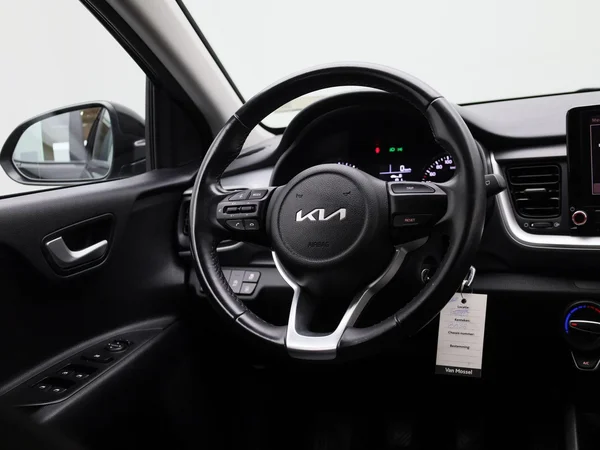 Kia Stonic (2023) — foto 34 van 34