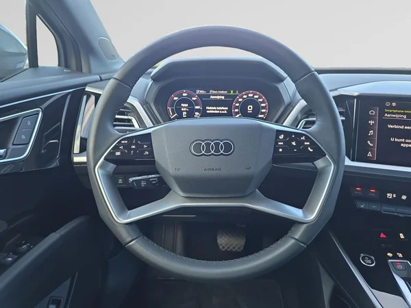 AUDI Q4 e-tron (2025) — foto 18 van 21