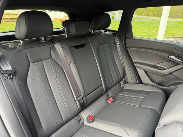 AUDI Q6 e-tron (2026) — foto 11 van 23