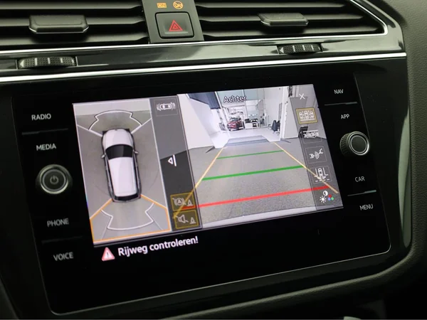 VOLKSWAGEN Tiguan (2022) — foto 15 van 23