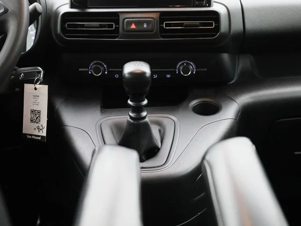Opel Combo (2023) — foto 2 van 38
