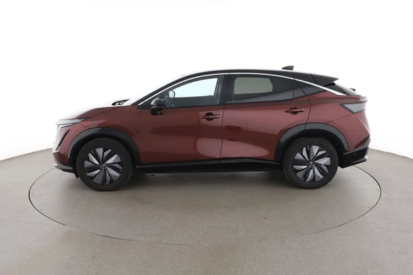 Nissan Ariya (2024) — foto 9 van 16