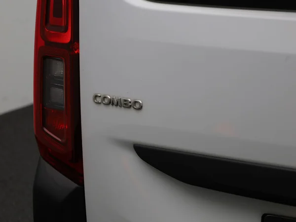 Opel Combo Life (2022) — foto 26 van 35