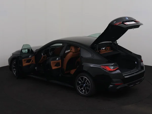 BMW i4 (2023) — foto 32 van 33