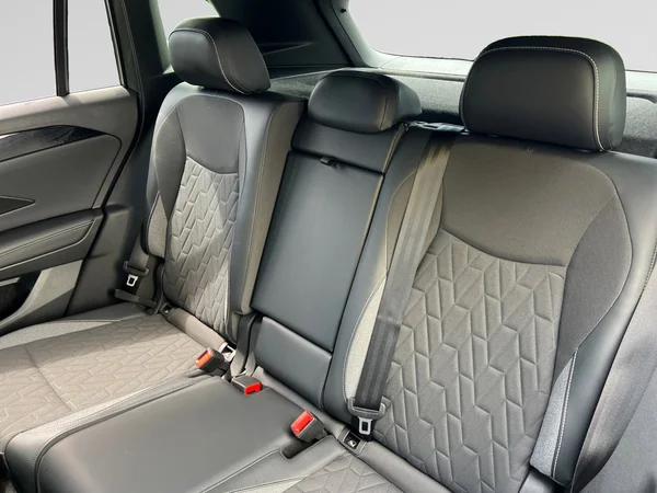 VOLKSWAGEN Tiguan (2025) — foto 24 van 24