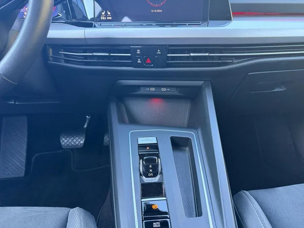VOLKSWAGEN Golf VIII (2024) — foto 5 van 21