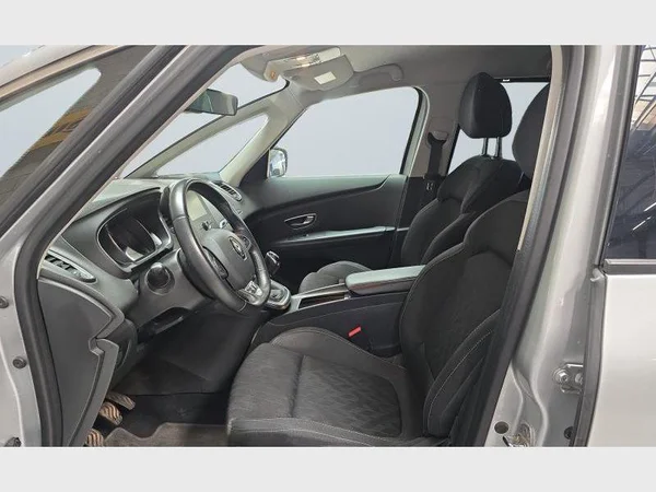 Renault Grand Scénic (2019) — foto 2 van 27