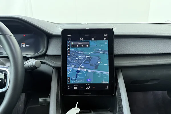 POLESTAR Polestar 2 (2023) — foto 3 van 25