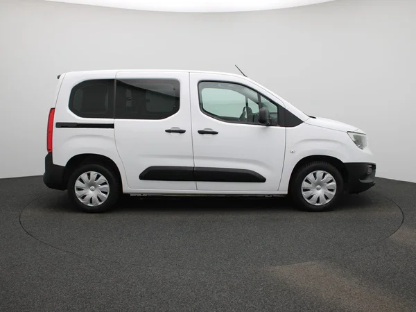 Opel Combo Life (2022) — foto 32 van 35