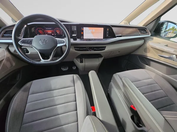 VOLKSWAGEN Multivan T7 (2023) — foto 2 van 24