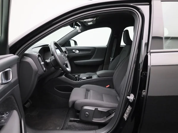 Volvo XC40 (2023) — foto 41 van 41