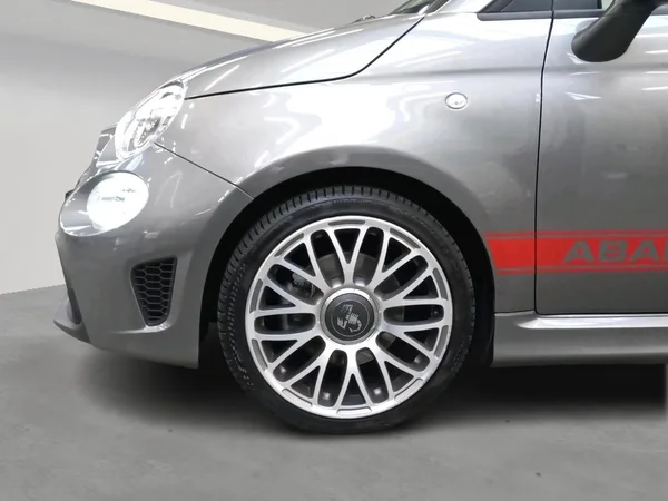 Abarth 500 (2021) — foto 15 van 18