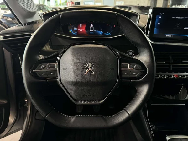 Peugeot 208 (2021) — foto 7 van 15