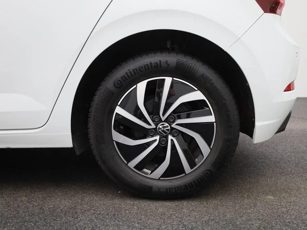 Volkswagen Polo (2023) — foto 7 van 38
