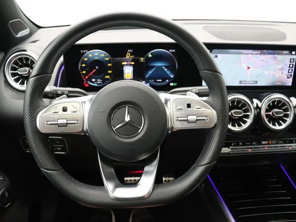 Mercedes-Benz EQB (2023) — foto 10 van 29