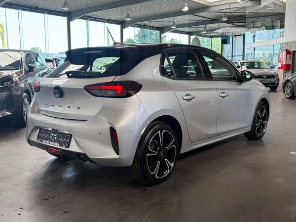 Opel Corsa (2024) — foto 10 van 17