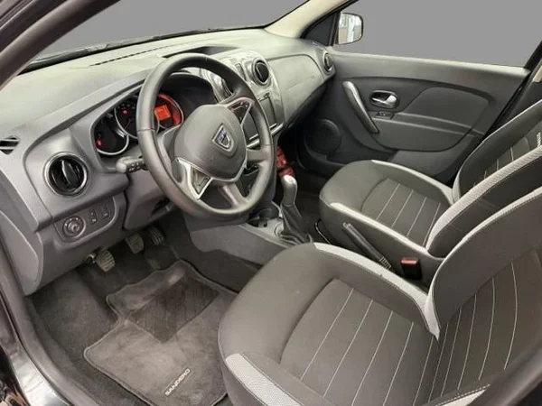 Dacia Sandero Stepway (2018) — foto 16 van 17