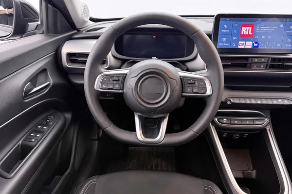 Jeep E-Avenger (2025) — foto 25 van 38