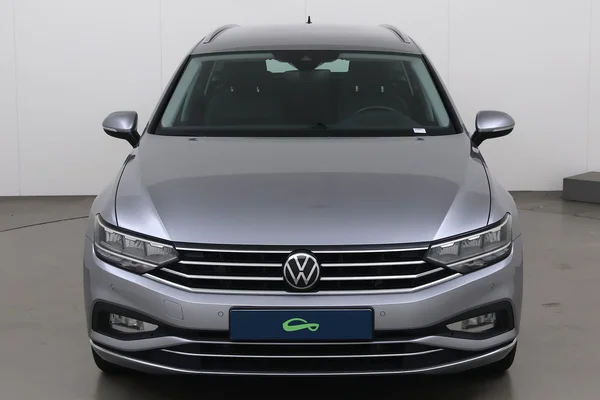 Volkswagen Passat SW (2023) — foto 12 van 19