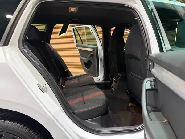 Skoda Octavia (2019) — foto 8 van 22