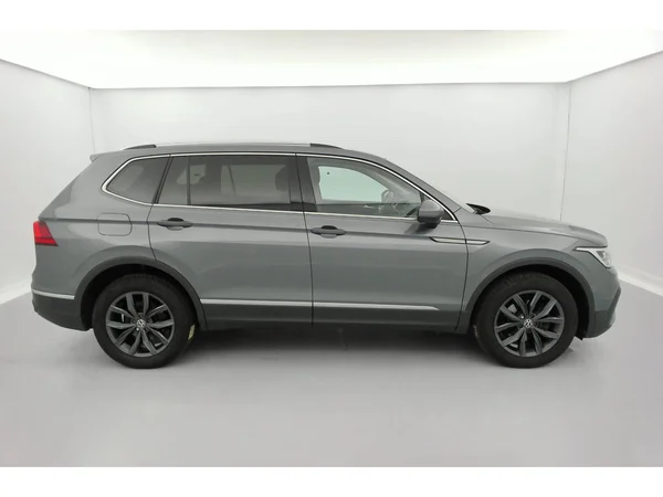 VOLKSWAGEN Tiguan Allspace (2023) — foto 4 van 36