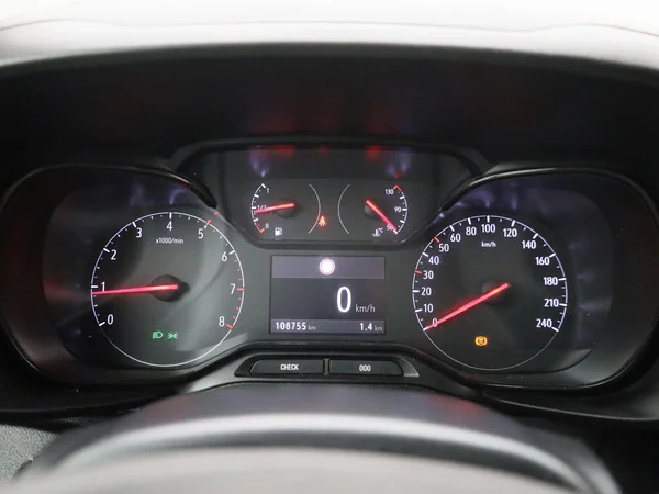 Opel Combo Life (2023) — foto 8 van 30